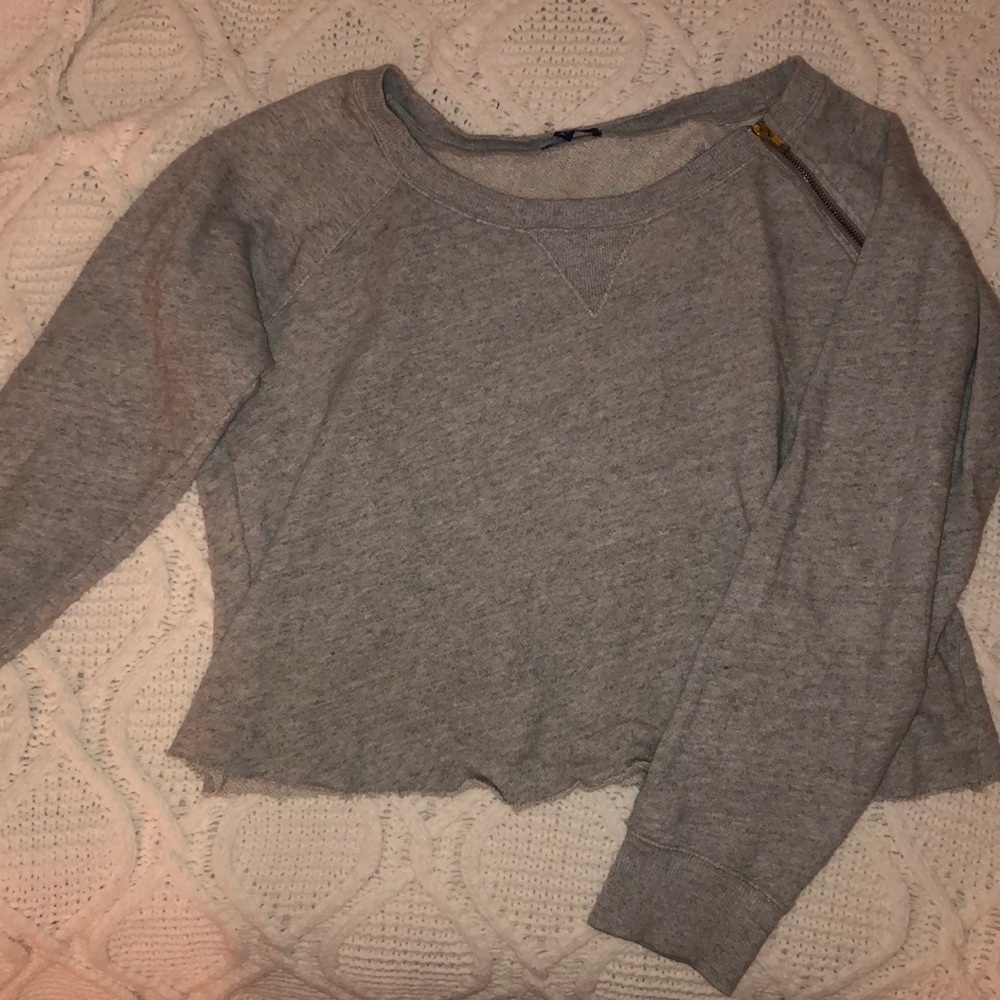 Gap sweater